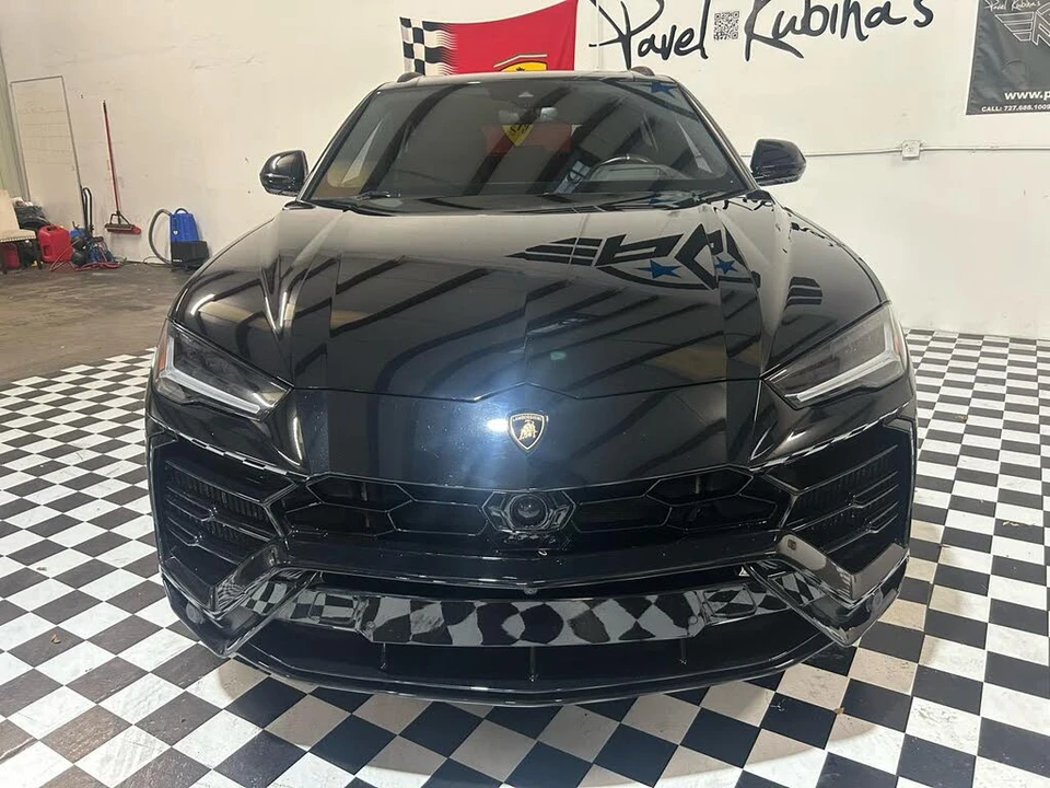 2019 Lamborghini Urus - Image 2 of 31