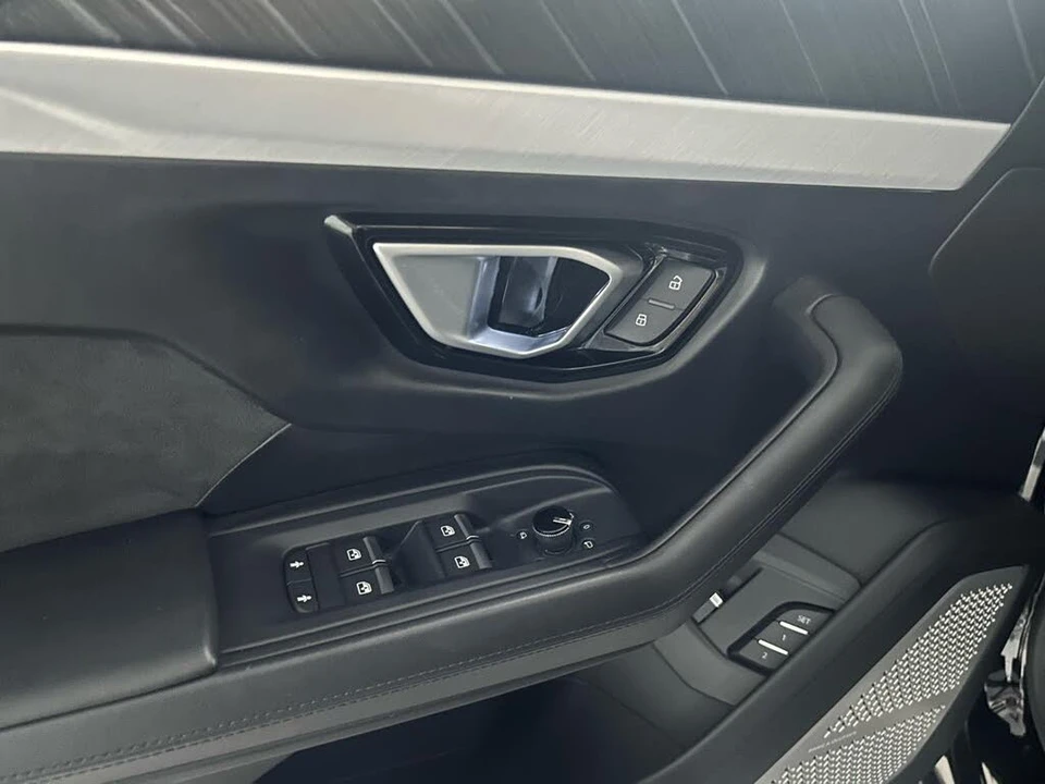2019 Lamborghini Urus - Image 18 of 31
