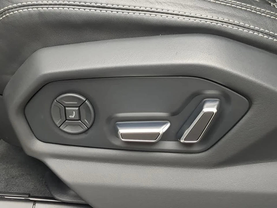 2019 Lamborghini Urus - Image 16 of 31