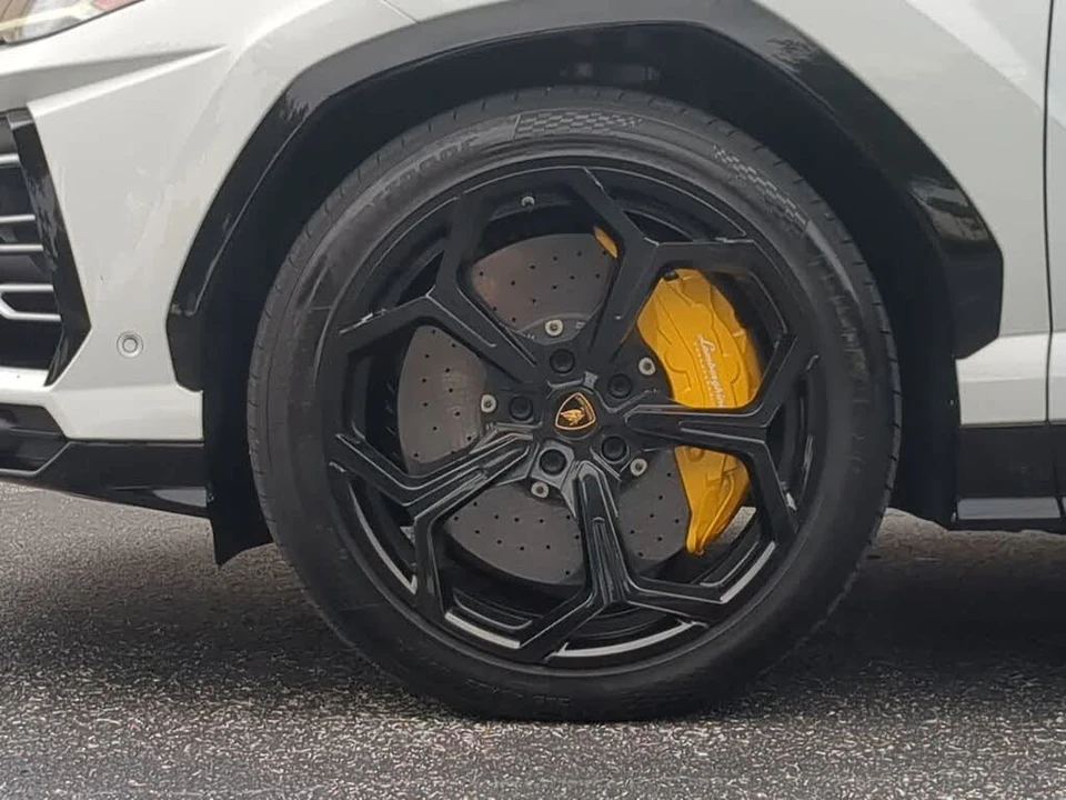 2019 Lamborghini Urus - Image 12 of 31
