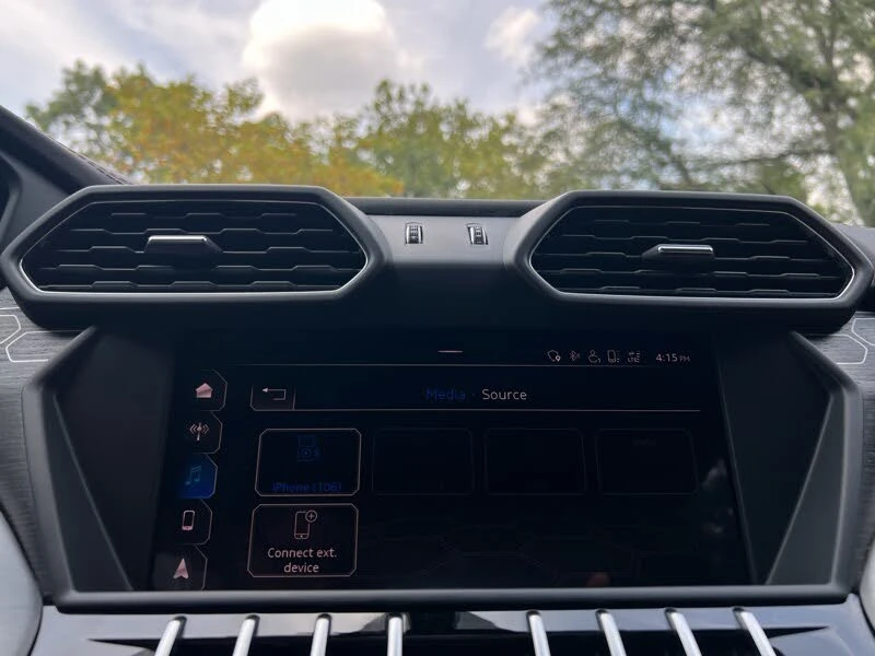 2019 Lamborghini Urus - Image 23 of 31