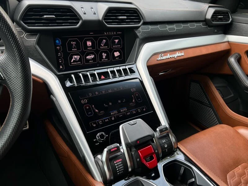 2019 Lamborghini Urus - Image 19 of 31