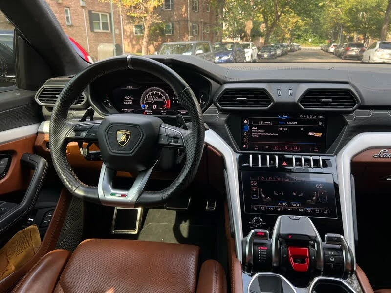 2019 Lamborghini Urus - Image 8 of 31