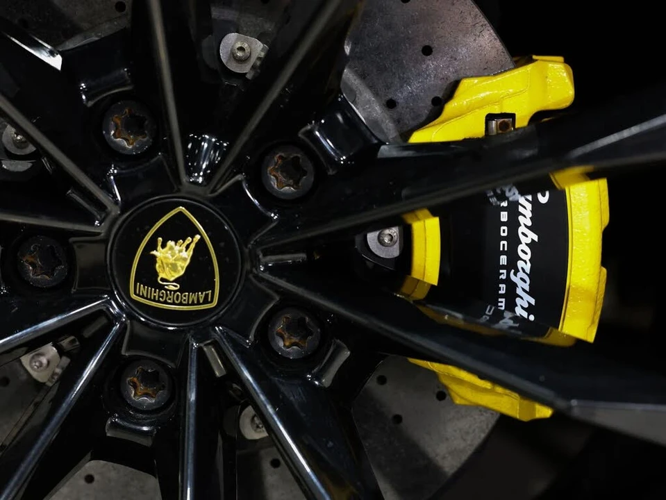2019 Lamborghini Urus - Image 29 of 31