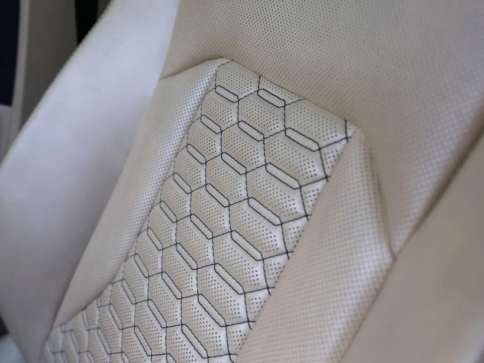 2019 Lamborghini Urus - Image 12 of 31