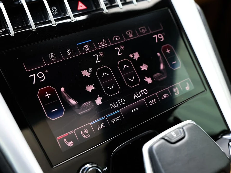 2019 Lamborghini Urus - Image 16 of 31