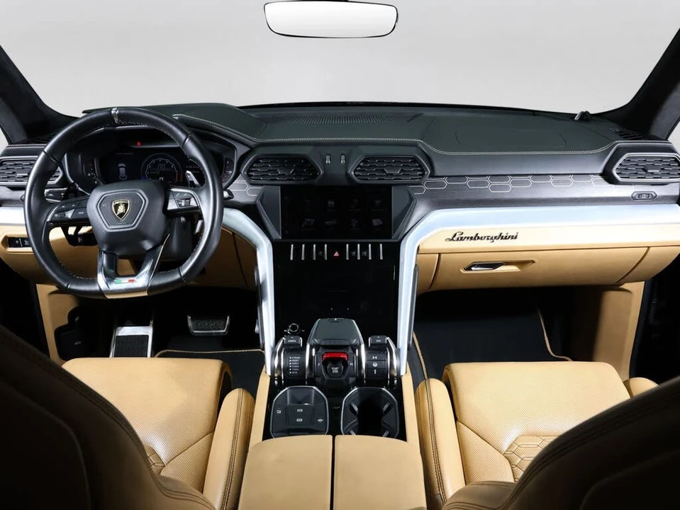 2019 Lamborghini Urus - Image 4 of 31