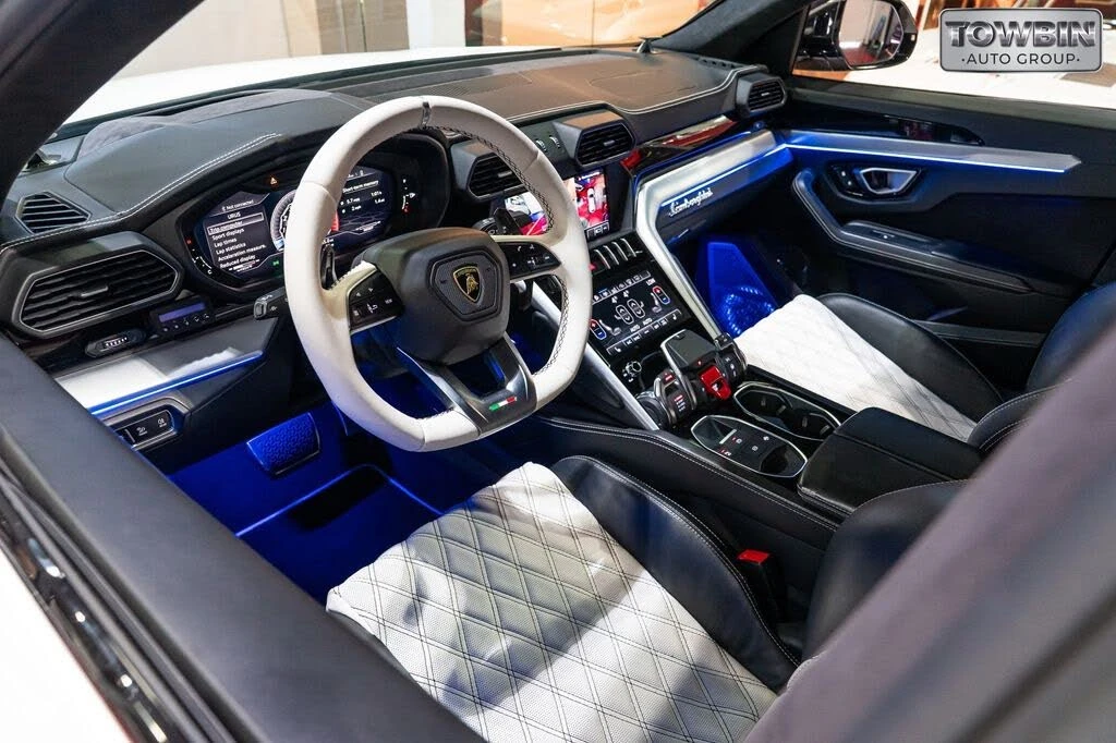 2019 Lamborghini Urus - Image 2 of 31