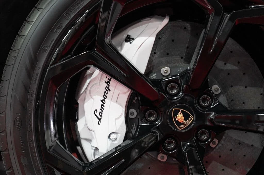 2019 Lamborghini Urus - Image 26 of 31