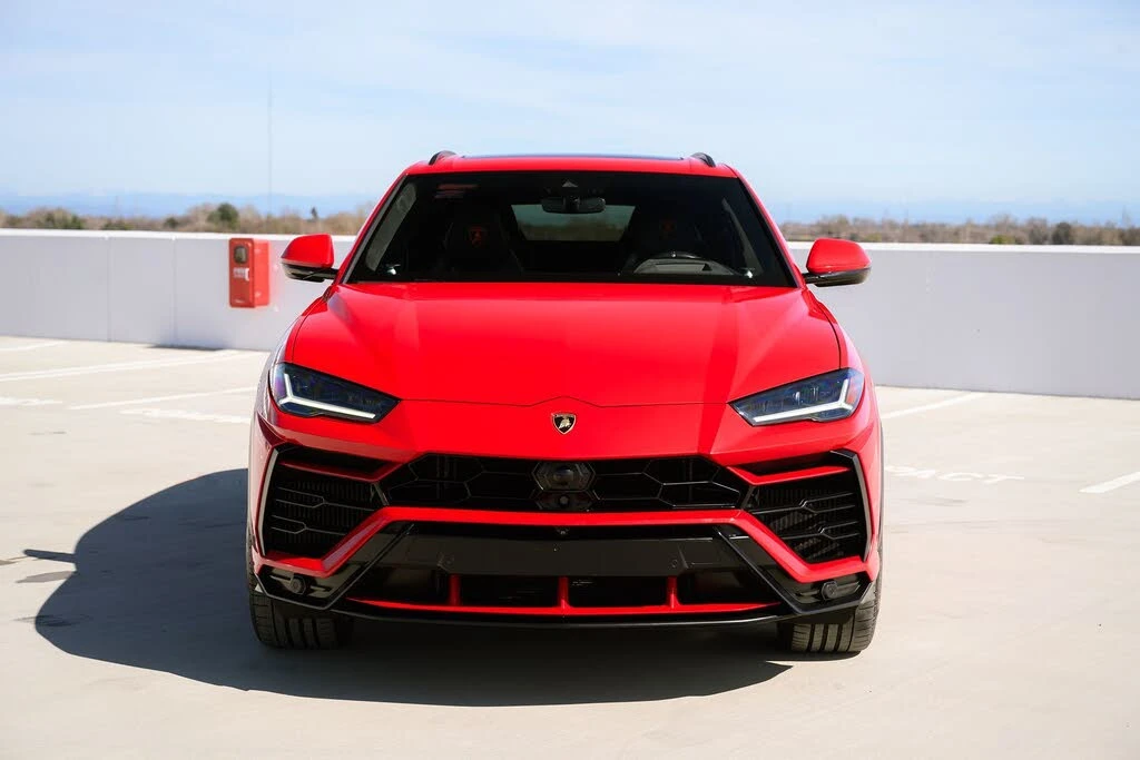 2019 Lamborghini Urus - Image 2 of 31