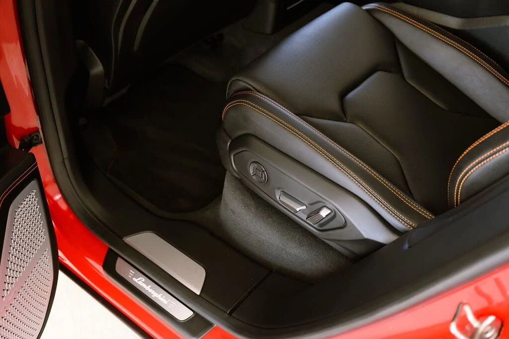 2019 Lamborghini Urus - Image 29 of 31