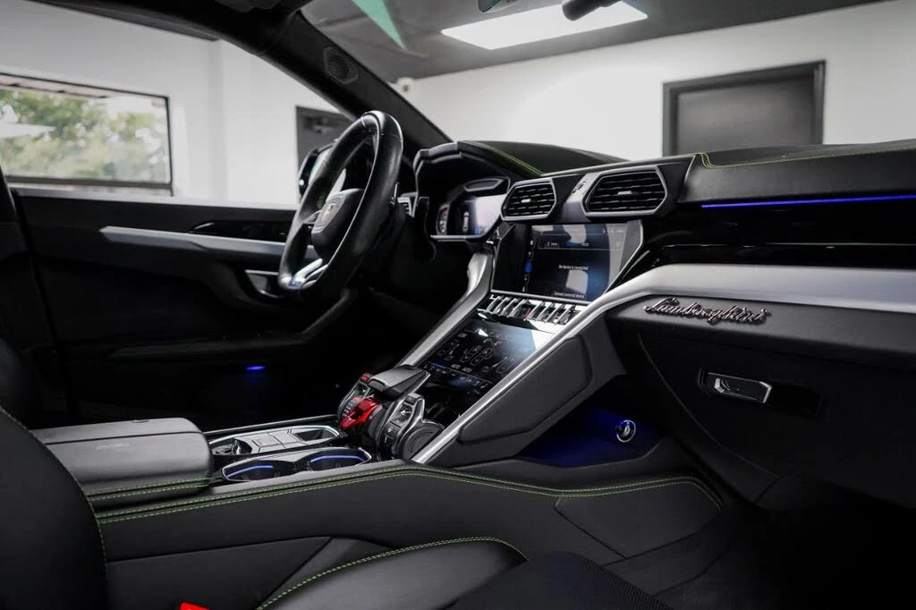 2019 Lamborghini Urus - Image 17 of 30