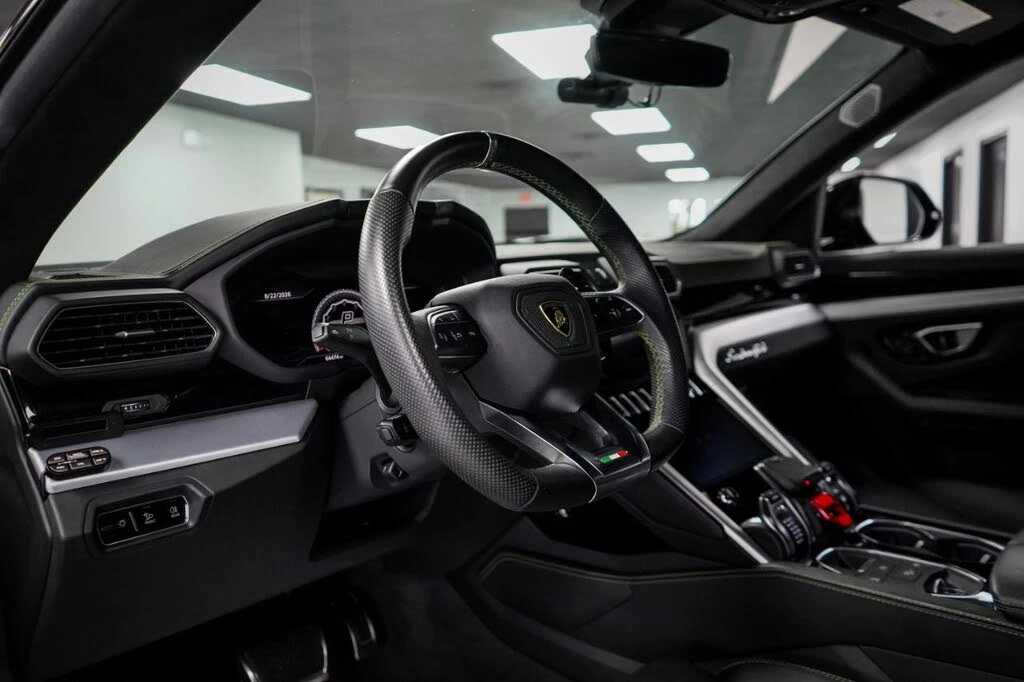 2019 Lamborghini Urus - Image 15 of 30