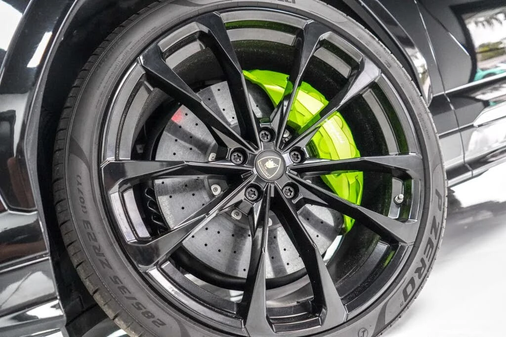 2019 Lamborghini Urus - Image 11 of 30