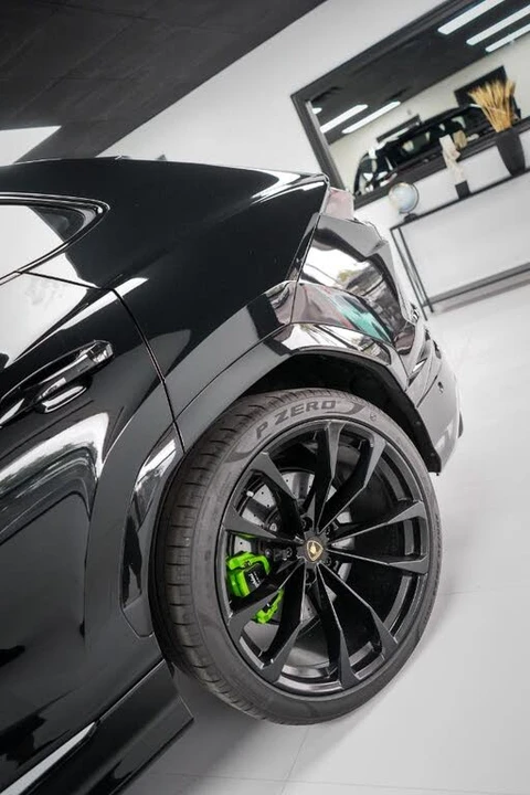 2019 Lamborghini Urus - Image 12 of 30