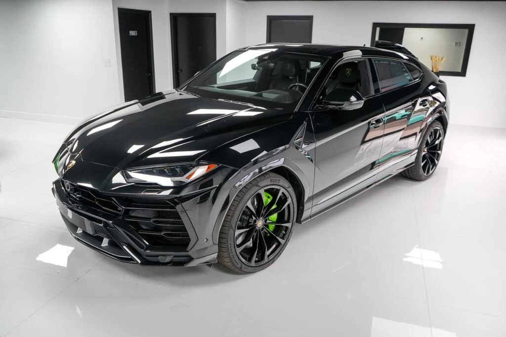 2019 Lamborghini Urus - Image 2 of 30