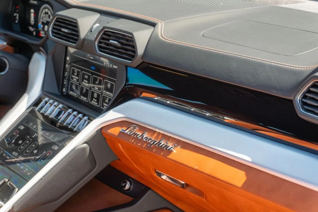 2019 Lamborghini Urus - Image 15 of 31
