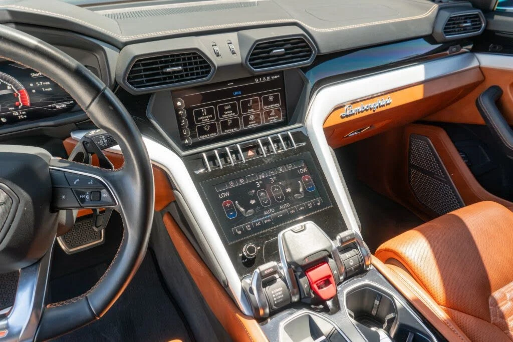 2019 Lamborghini Urus - Image 17 of 31
