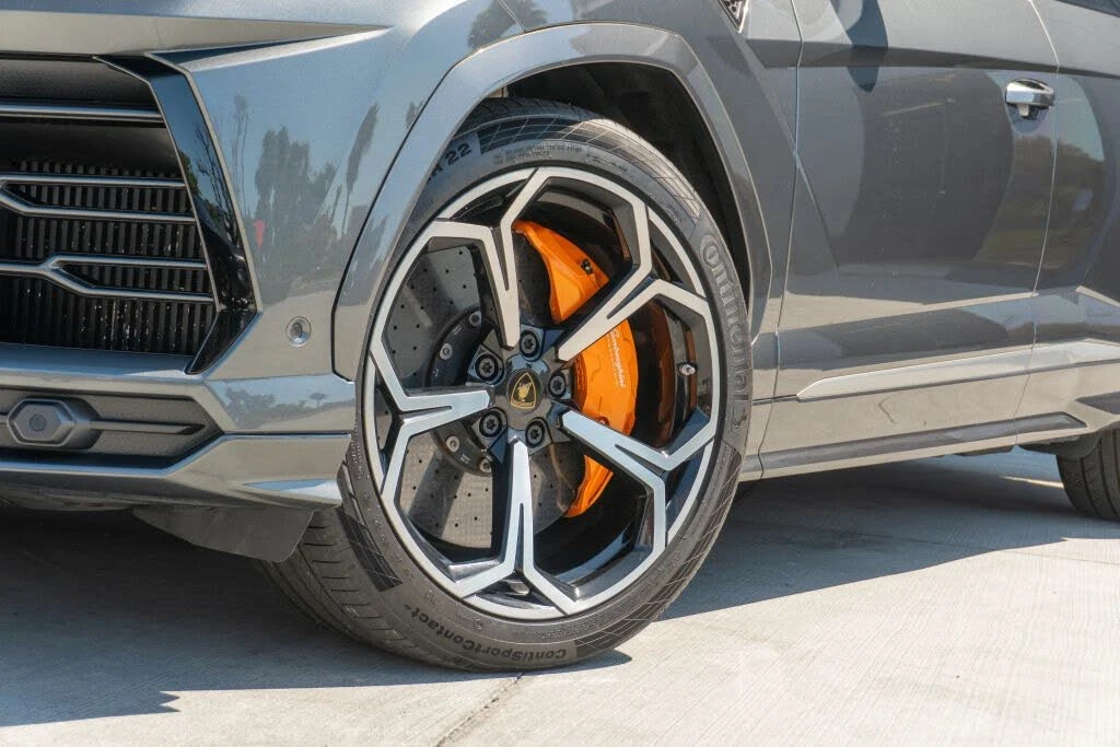 2019 Lamborghini Urus - Image 25 of 31