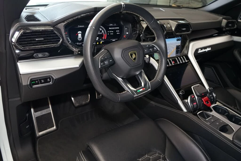 2019 Lamborghini Urus - Image 17 of 31