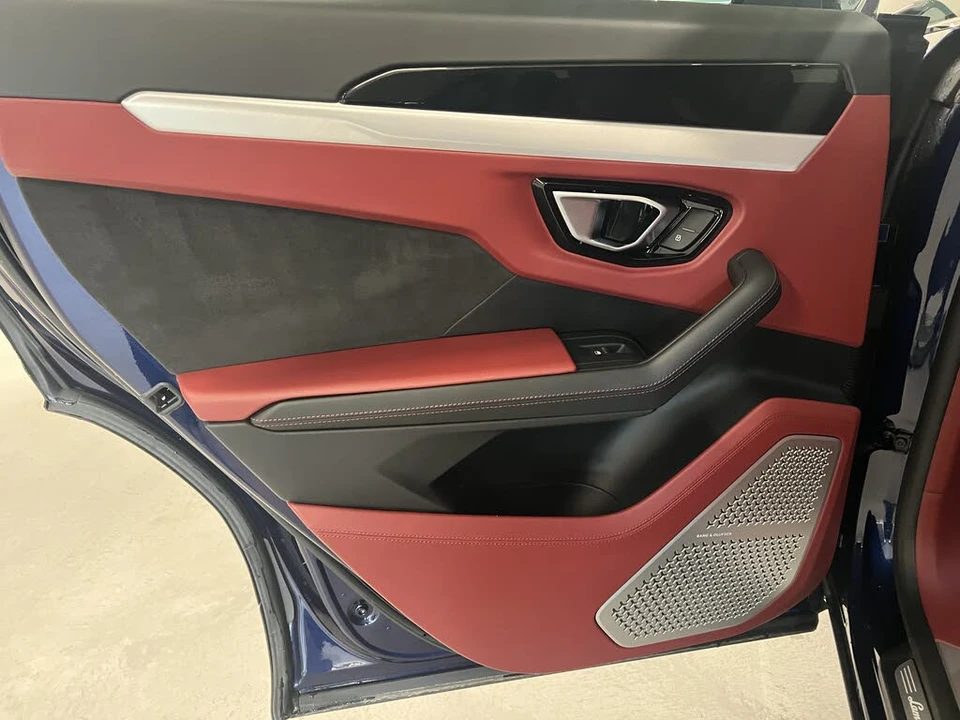 2019 Lamborghini Urus - Image 10 of 25