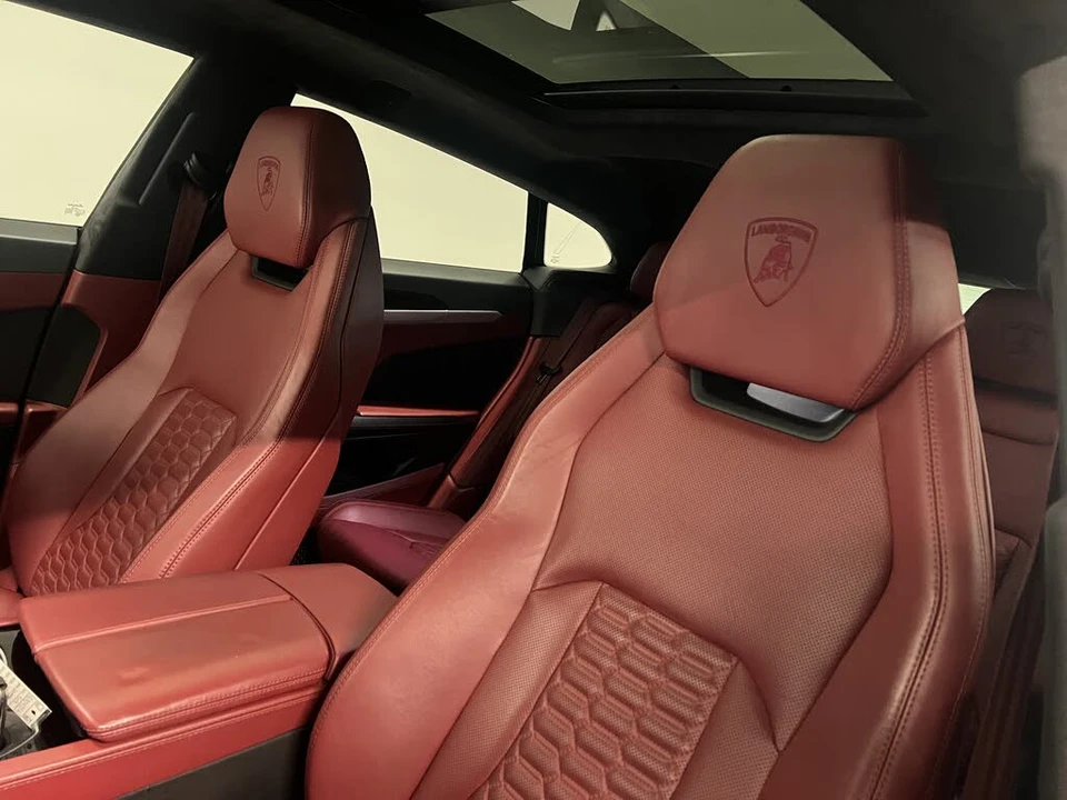 2019 Lamborghini Urus - Image 17 of 25