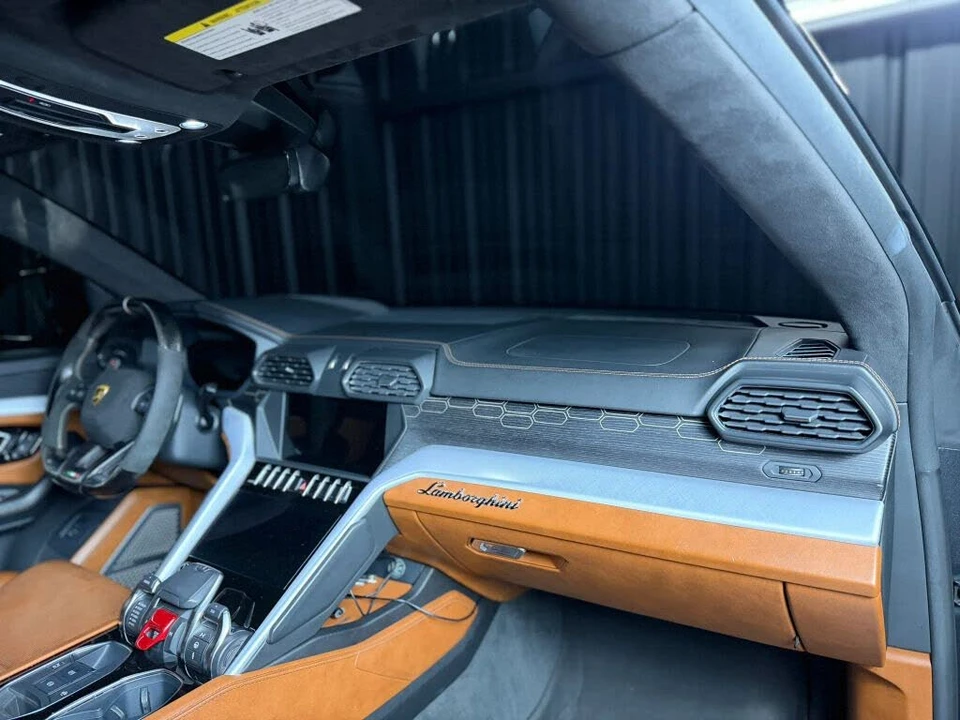 2019 Lamborghini Urus - Image 28 of 30