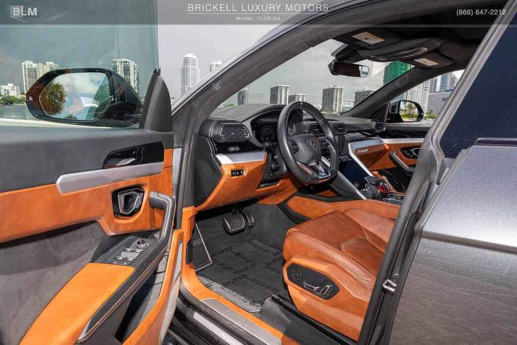 2019 Lamborghini Urus - Image 25 of 31