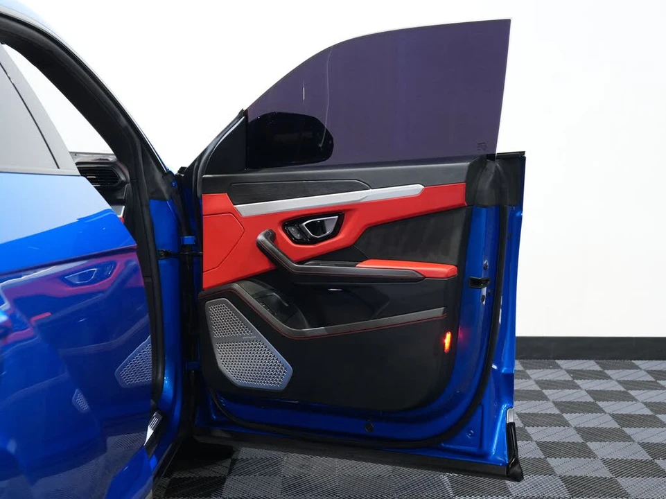 2019 Lamborghini Urus - Image 25 of 31