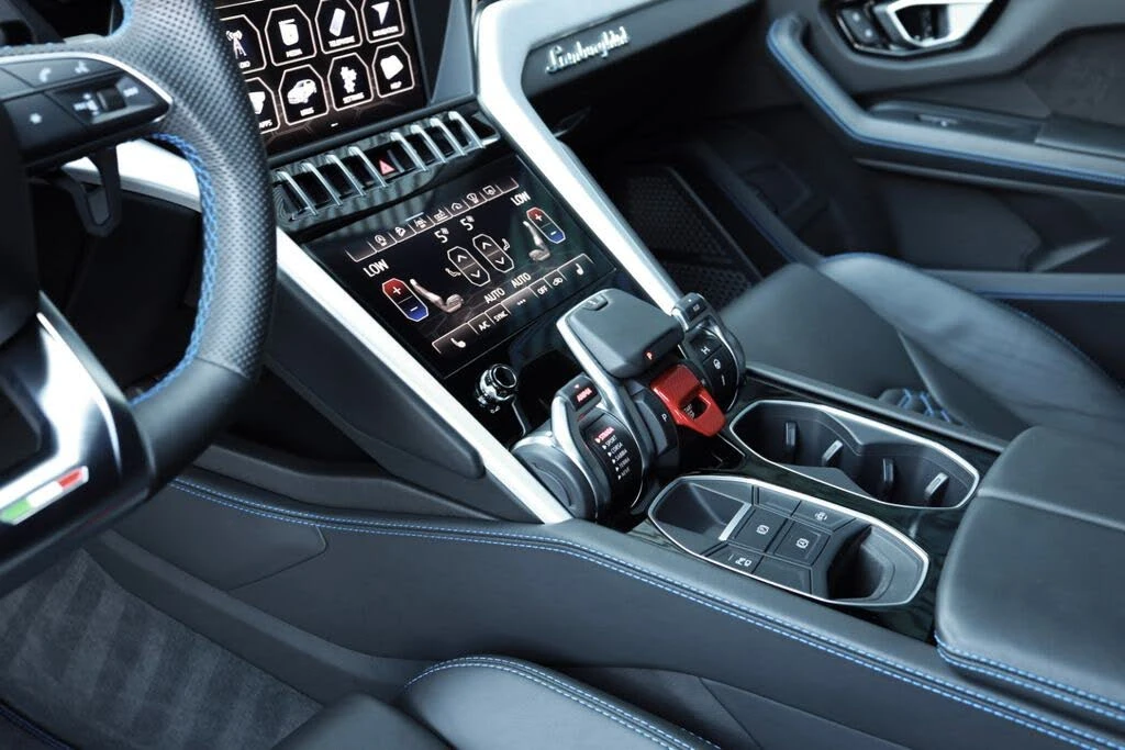2019 Lamborghini Urus - Image 24 of 31