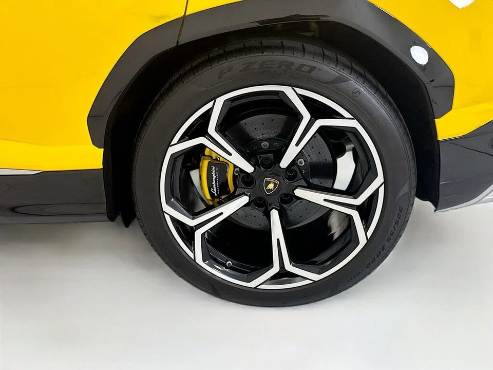 2019 Lamborghini Urus - Image 30 of 31