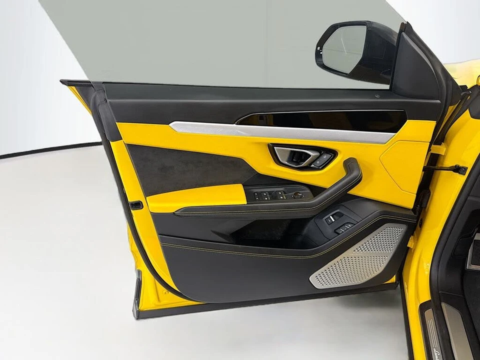 2019 Lamborghini Urus - Image 23 of 31