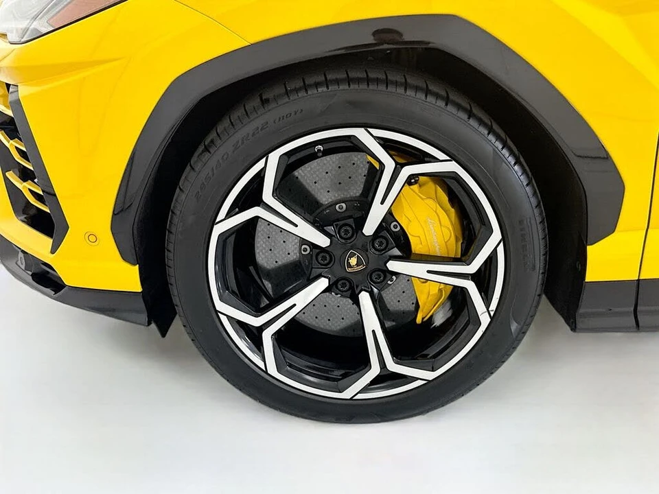 2019 Lamborghini Urus - Image 29 of 31
