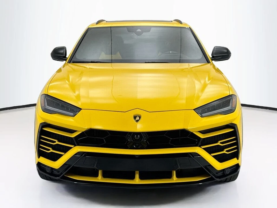 2019 Lamborghini Urus - Image 2 of 31