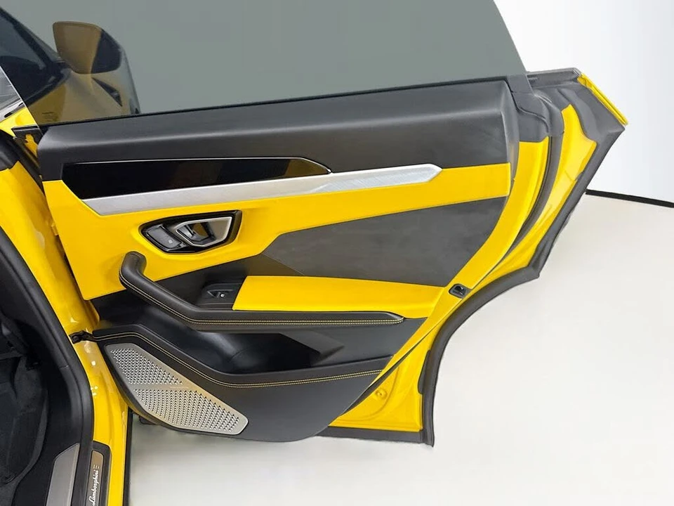 2019 Lamborghini Urus - Image 26 of 31