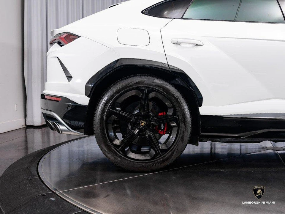 2019 Lamborghini Urus - Image 14 of 31