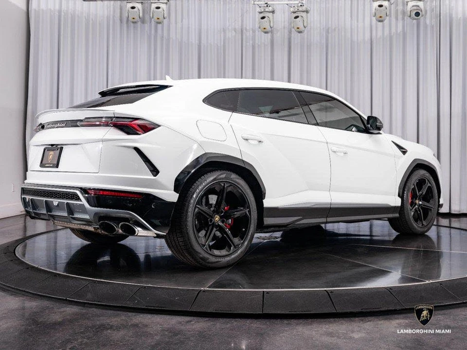 2019 Lamborghini Urus - Image 12 of 31