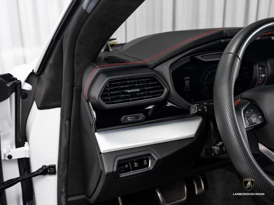 2019 Lamborghini Urus - Image 31 of 31