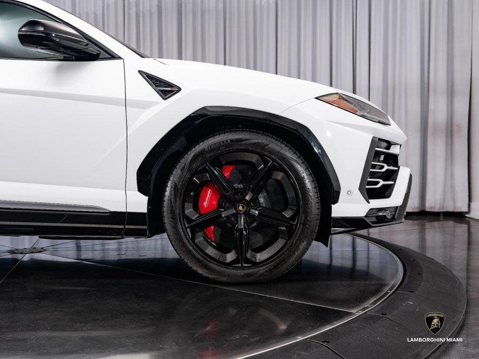 2019 Lamborghini Urus - Image 15 of 31
