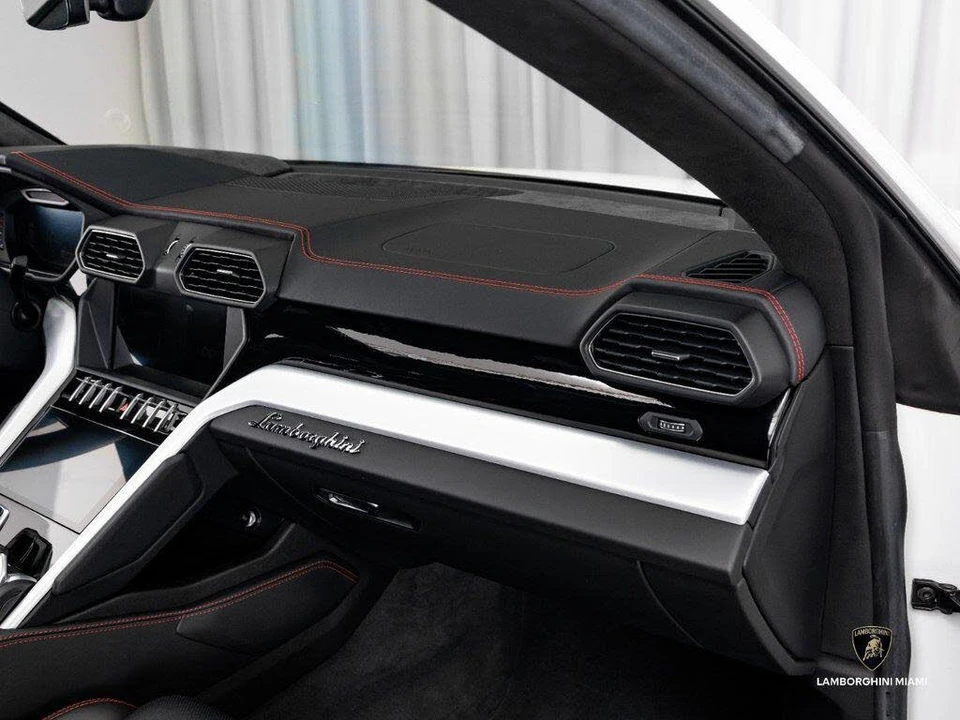 2019 Lamborghini Urus - Image 28 of 31