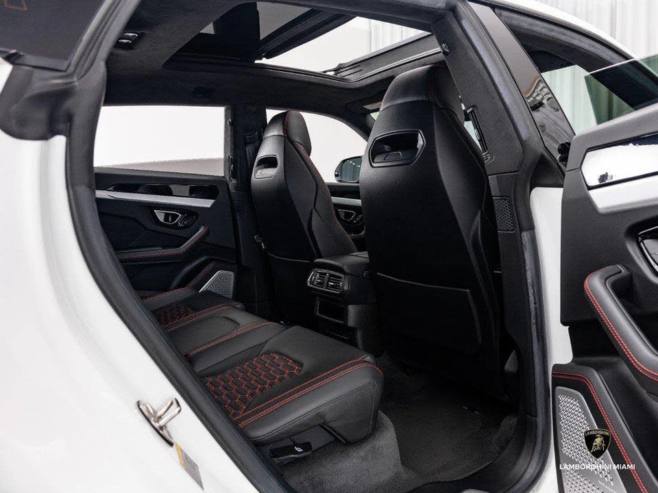 2019 Lamborghini Urus - Image 26 of 31