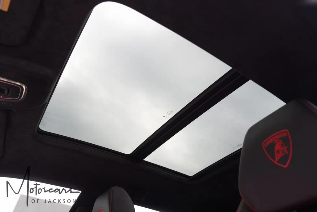 2019 Lamborghini Urus - Image 11 of 31