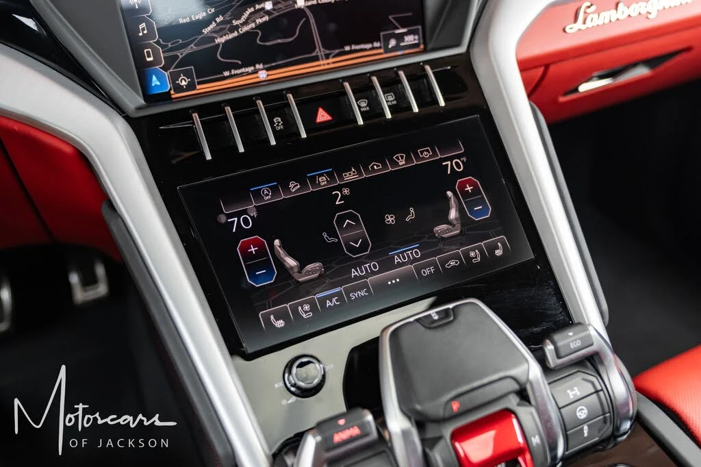 2019 Lamborghini Urus - Image 24 of 31