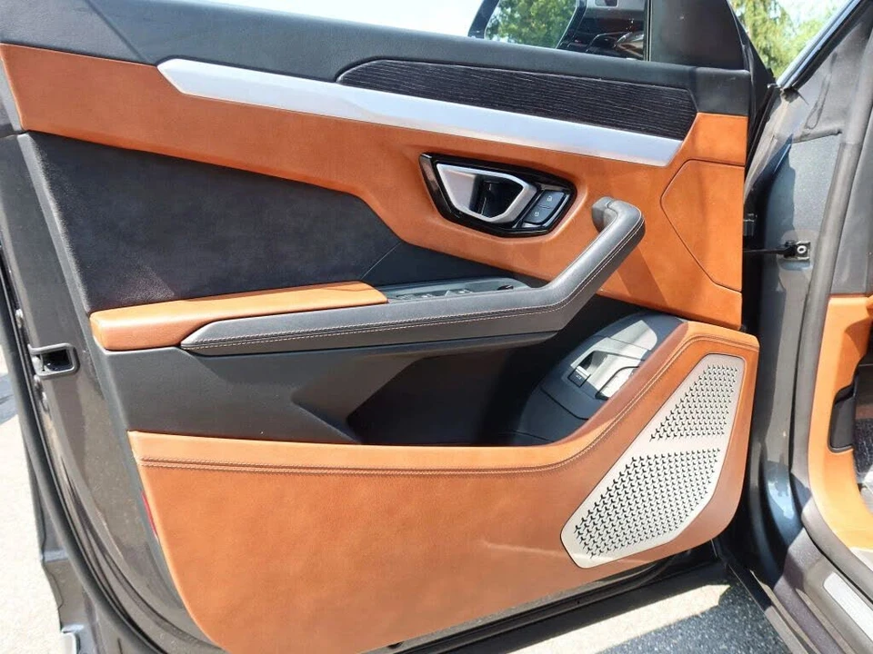 2019 Lamborghini Urus - Image 17 of 30