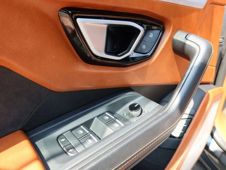 2019 Lamborghini Urus - Image 18 of 30
