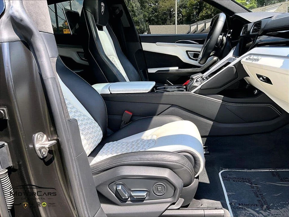 2019 Lamborghini Urus - Image 8 of 30