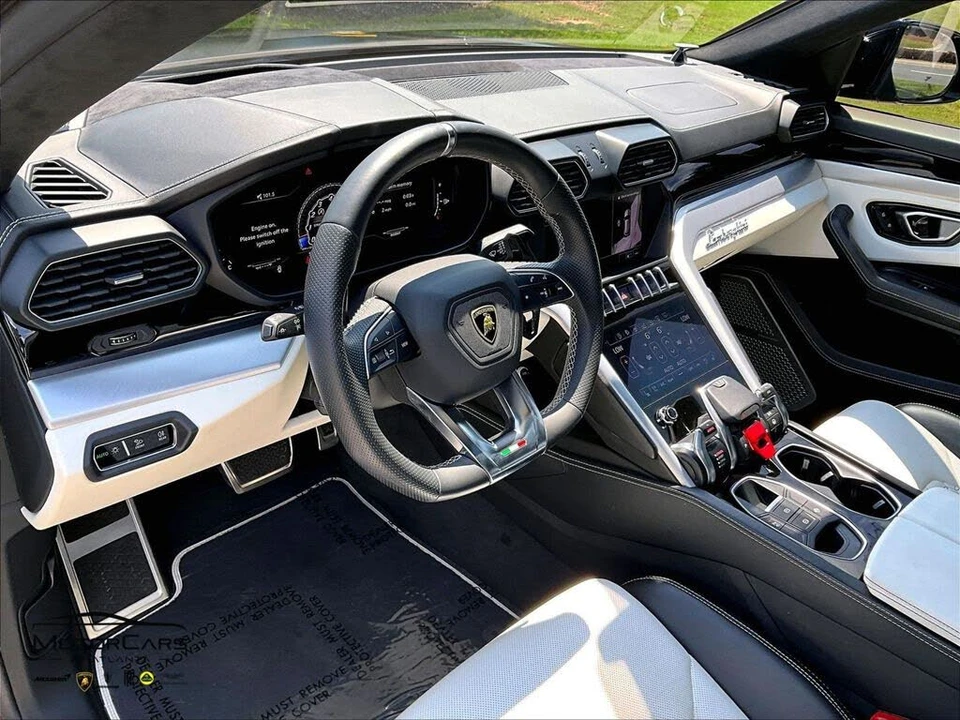 2019 Lamborghini Urus - Image 12 of 30
