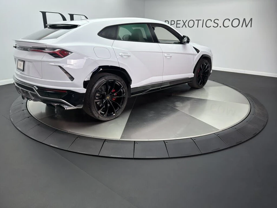 2019 Lamborghini Urus - Image 6 of 26