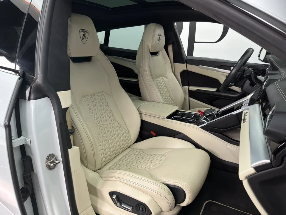 2019 Lamborghini Urus - Image 17 of 26