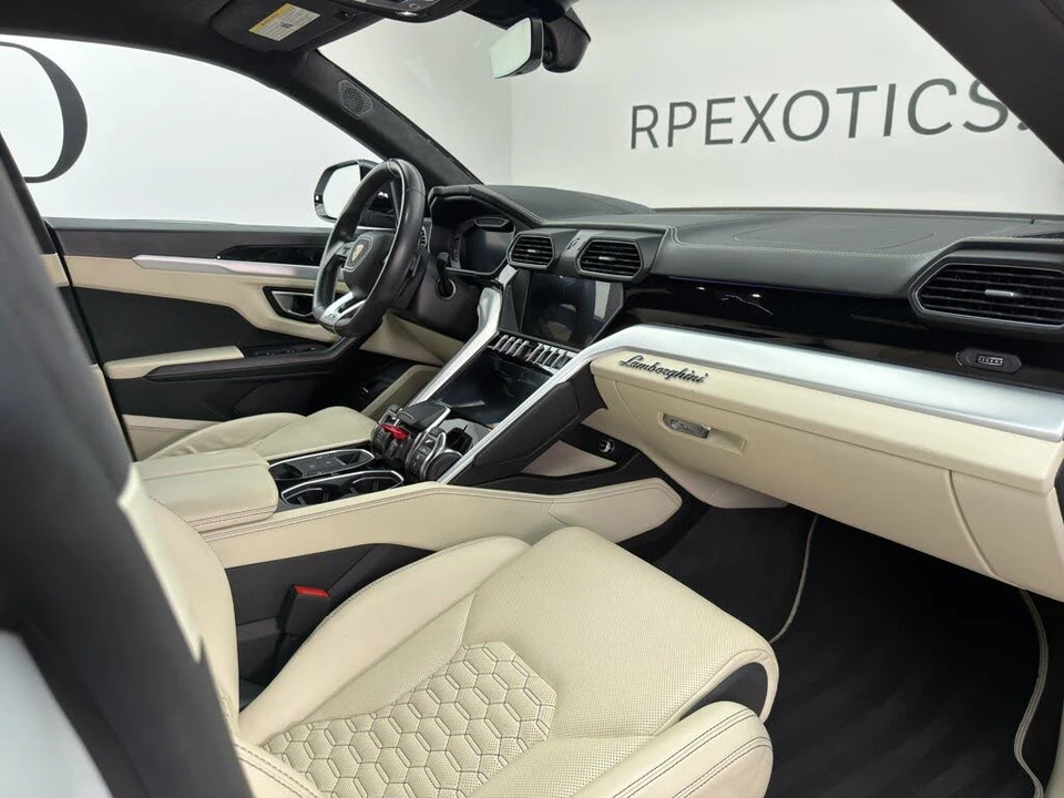 2019 Lamborghini Urus - Image 18 of 26